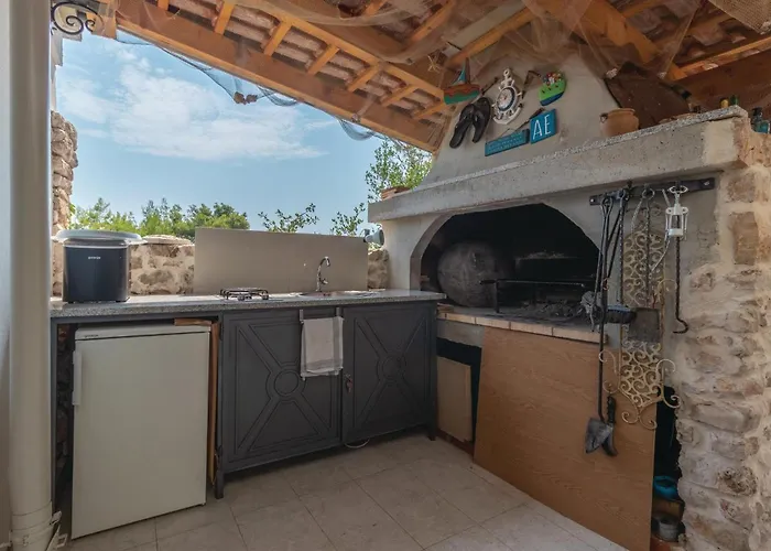 Four-bedroom In * Ždrelac