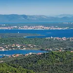 Four-bedroom In * Zdrelac