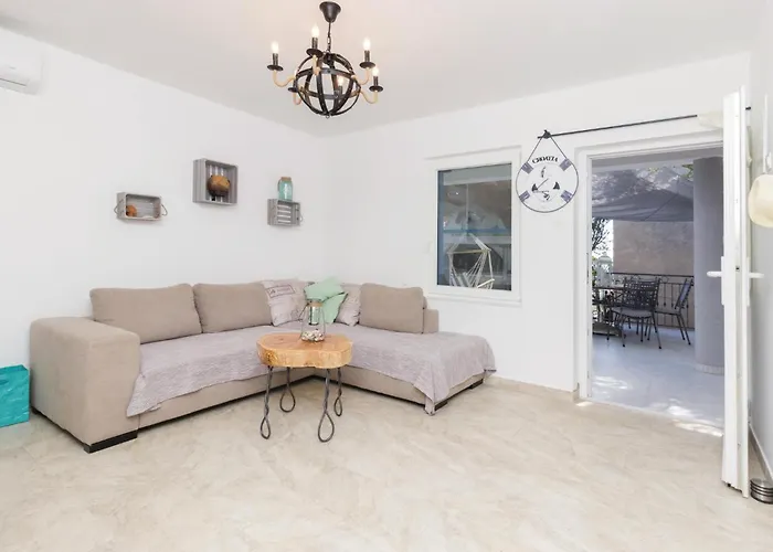 Four-bedroom In * Ždrelac