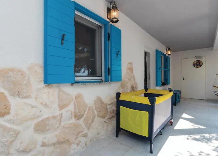 펜션 Four-bedroom In Ždrelac